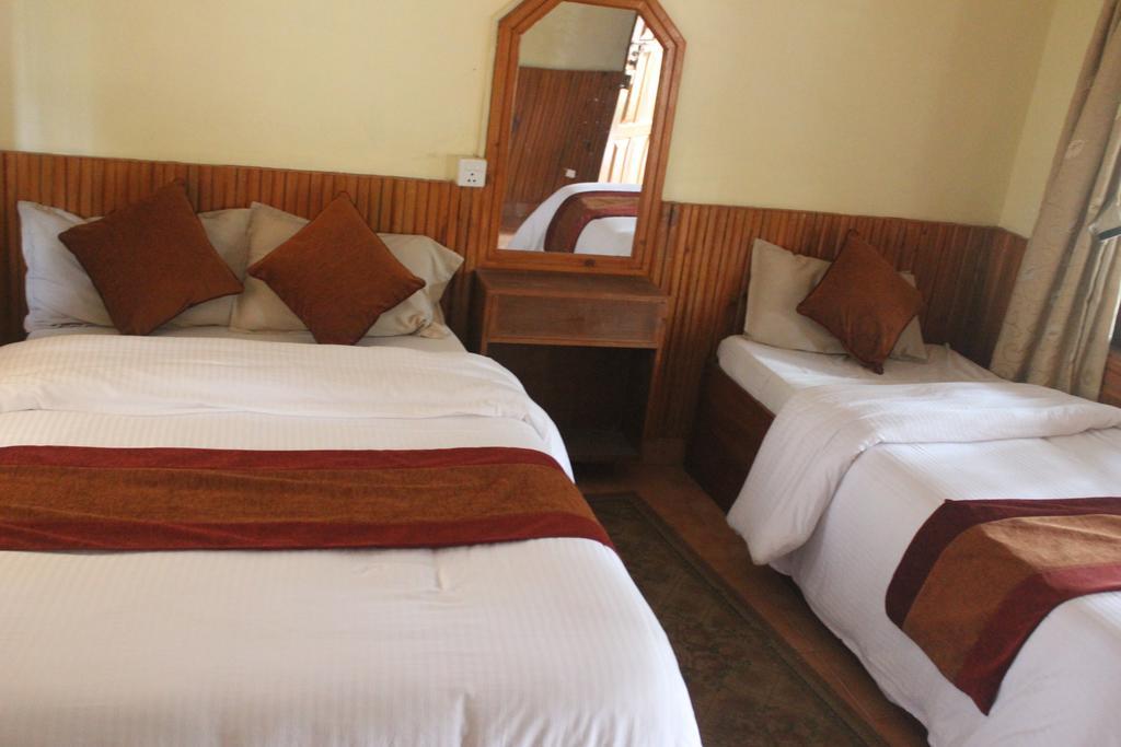 Chitwan Forest Resort , Chitwan National Park Sauraha Zewnętrze zdjęcie