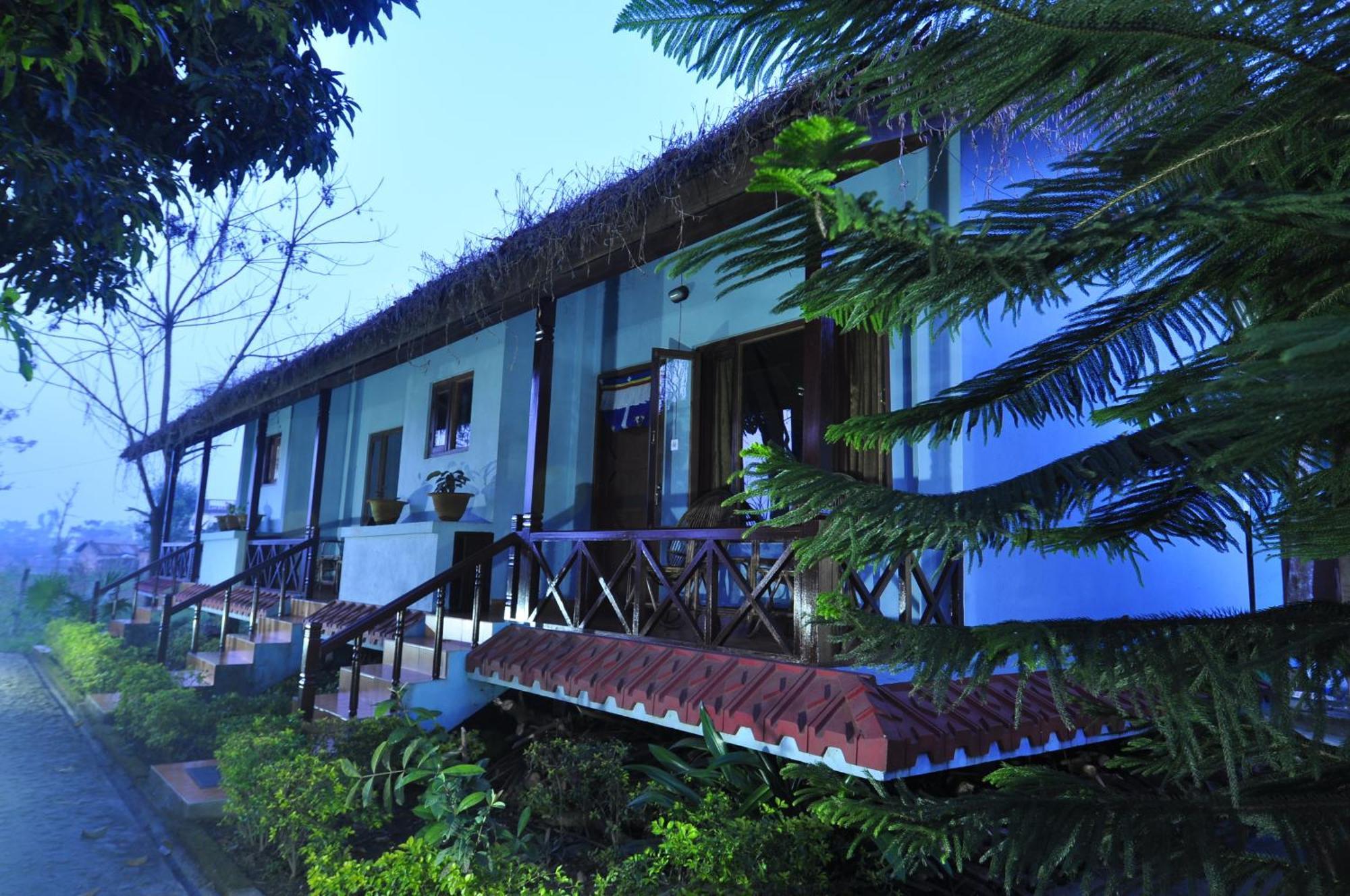 Chitwan Forest Resort , Chitwan National Park Sauraha Zewnętrze zdjęcie