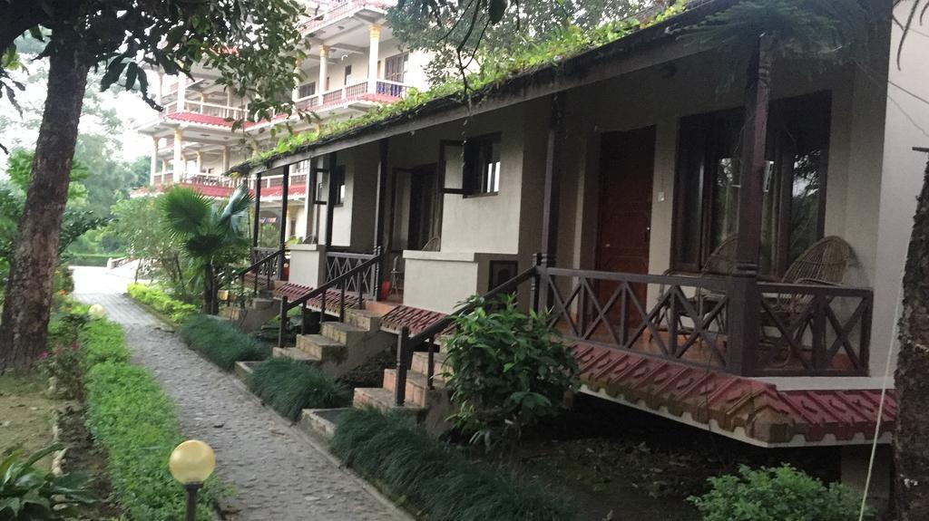 Chitwan Forest Resort , Chitwan National Park Sauraha Zewnętrze zdjęcie